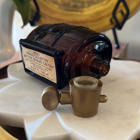 Vintage 1970s Avon Wild Country After Shave On Tap Cologne Glass Decanter Bottle - Picture 7 of 10